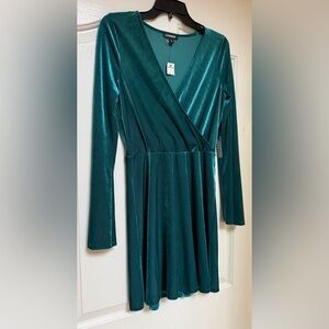 NWT Express Emerald Stretch Velour Surplice Fit & Flare Faux Wrap Dress, Small